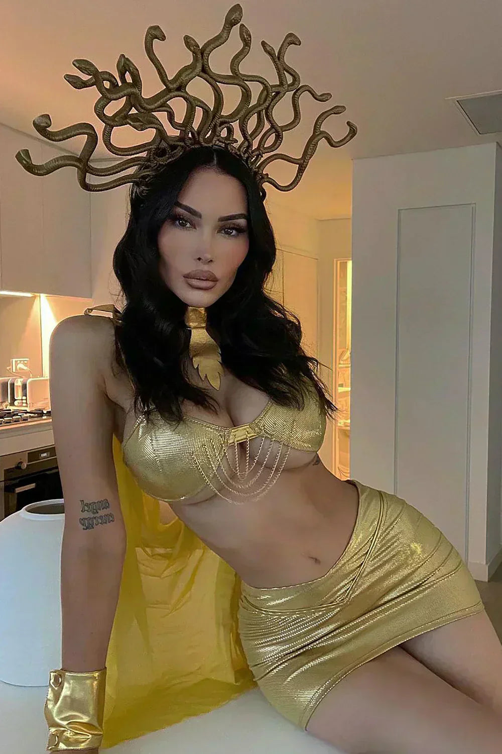 Gilded Gorgon 5-Piece Costume Set